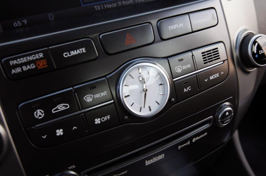  Hyundai Equus 2012 года  (фото 16 из 41)